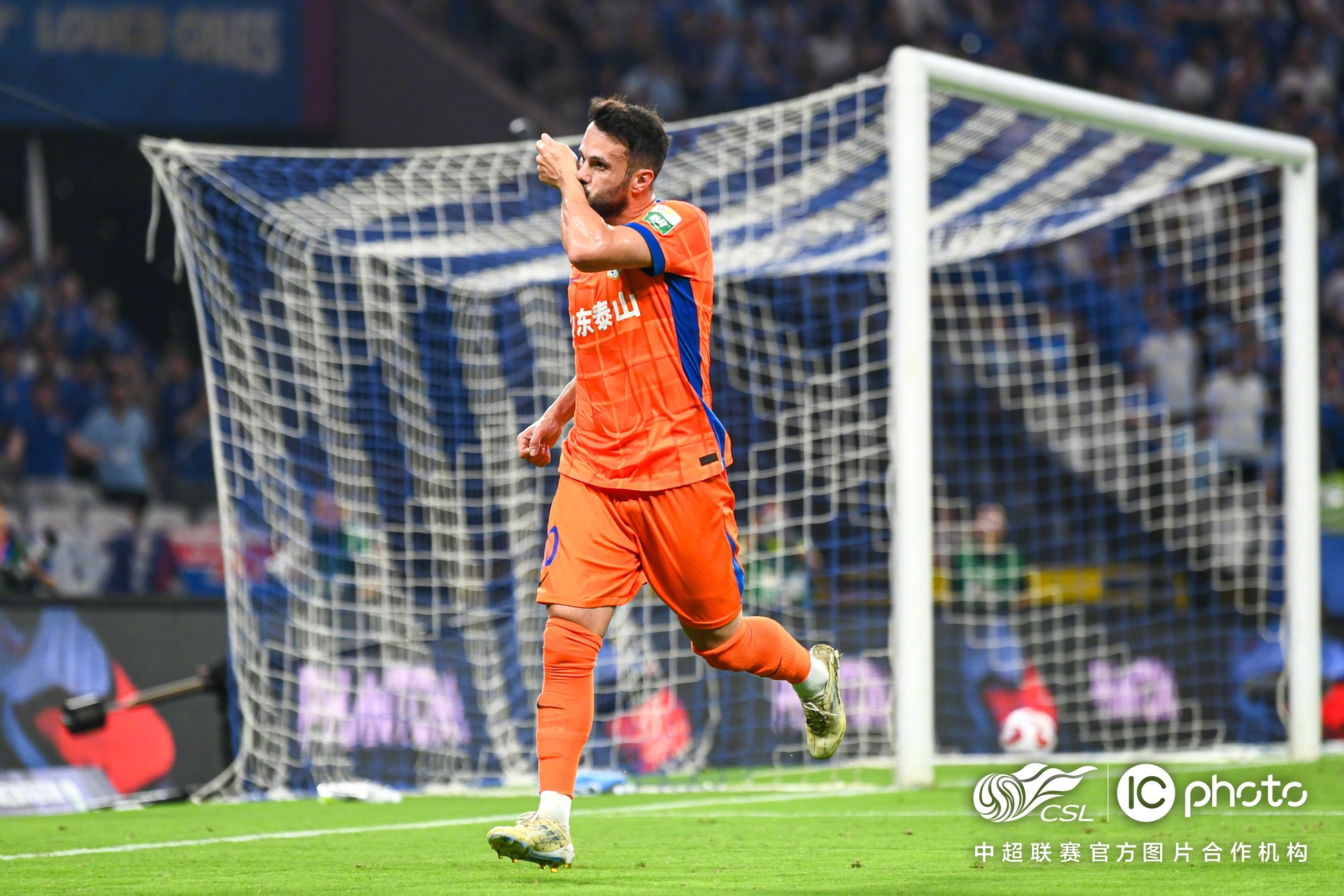 yabo-包含国际比赛日突围战来临；山东泰山围绕德国杯远射贴柱；震撼外界；更衣室氛围转暖的词条-yabo