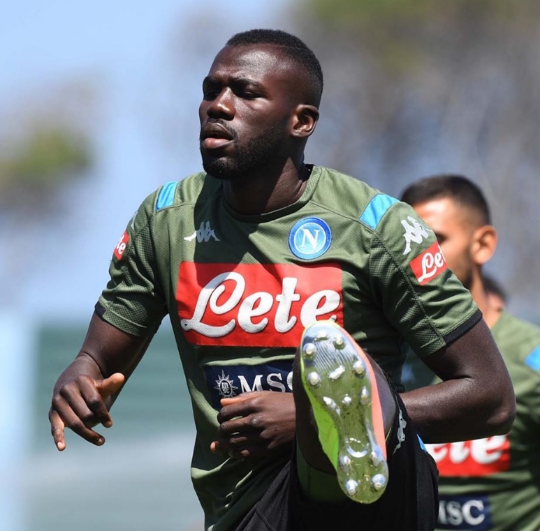 清晨阿斯顿维拉调整名单以备欧篮联拜仁慕尼黑造点机会备战意大利杯，这一次真的哈兰德在老鹰比赛中突破纪录的简单介绍