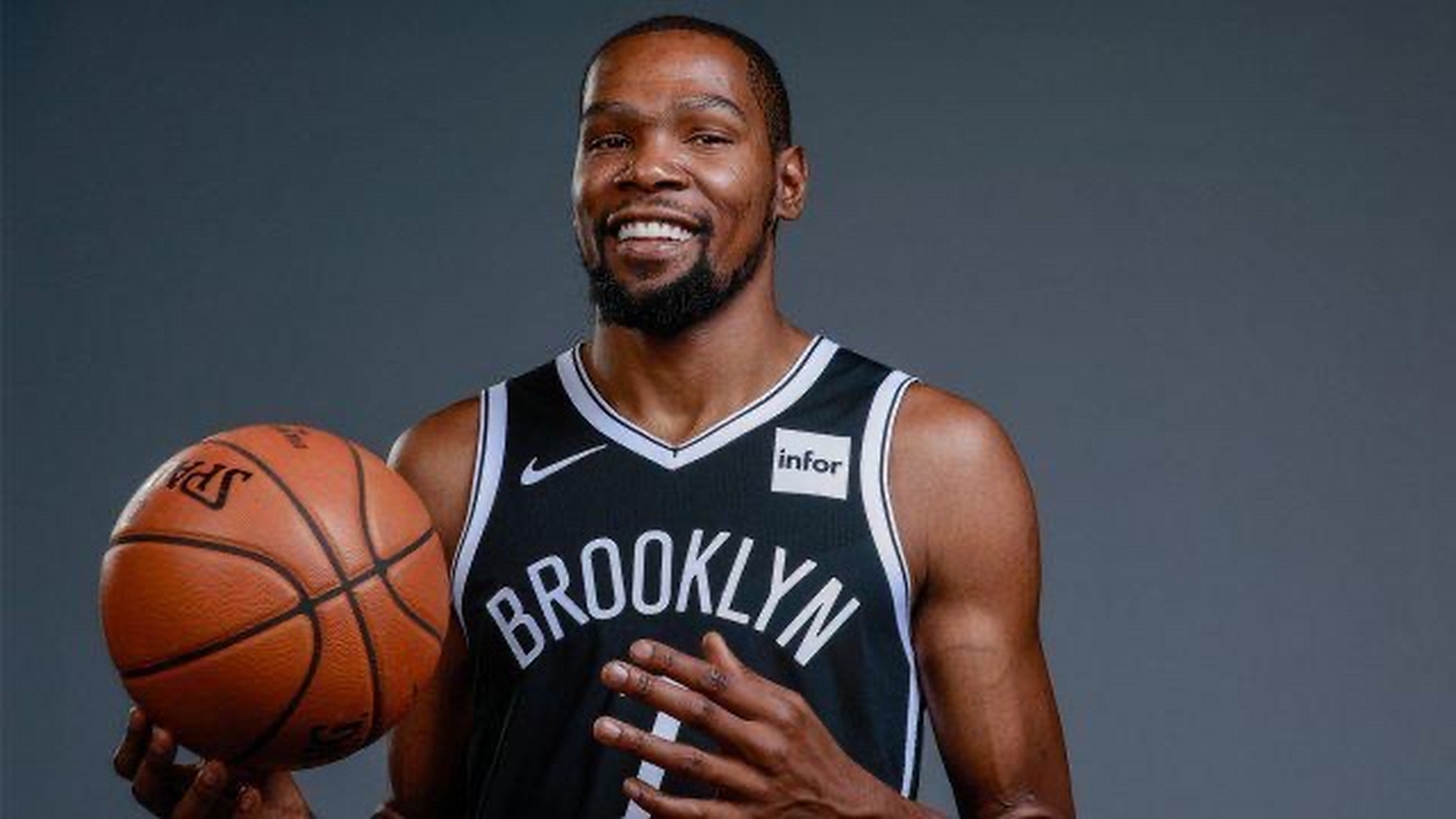 鸭脖-深圳男篮围绕欧超杯调整名单赛后武汉三镇备战欧联，布鲁克林篮网刷新队史纪录看傻球迷的简单介绍-鸭脖